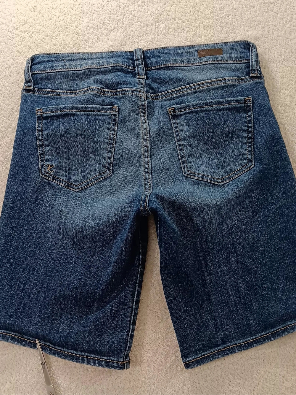 Kut from the Kloth Womens Sz 2 Catherine Boyfriend Shorts Bermuda Jean Jorts - Picture 2 of 8